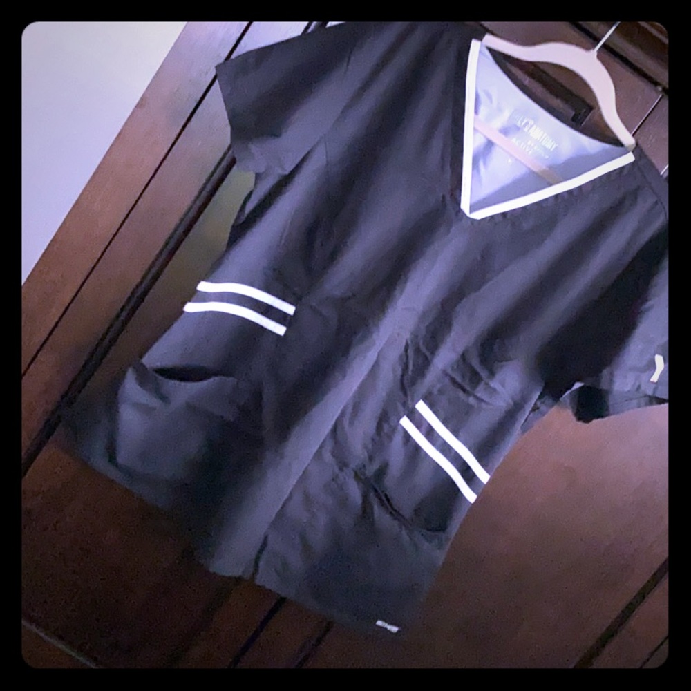 Grey’s Anatomy top scrub